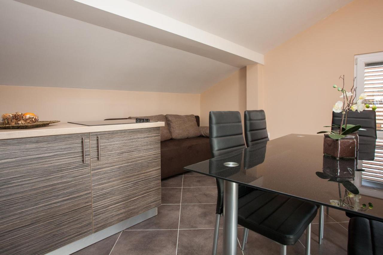 Apartments Tm Крк Екстер'єр фото