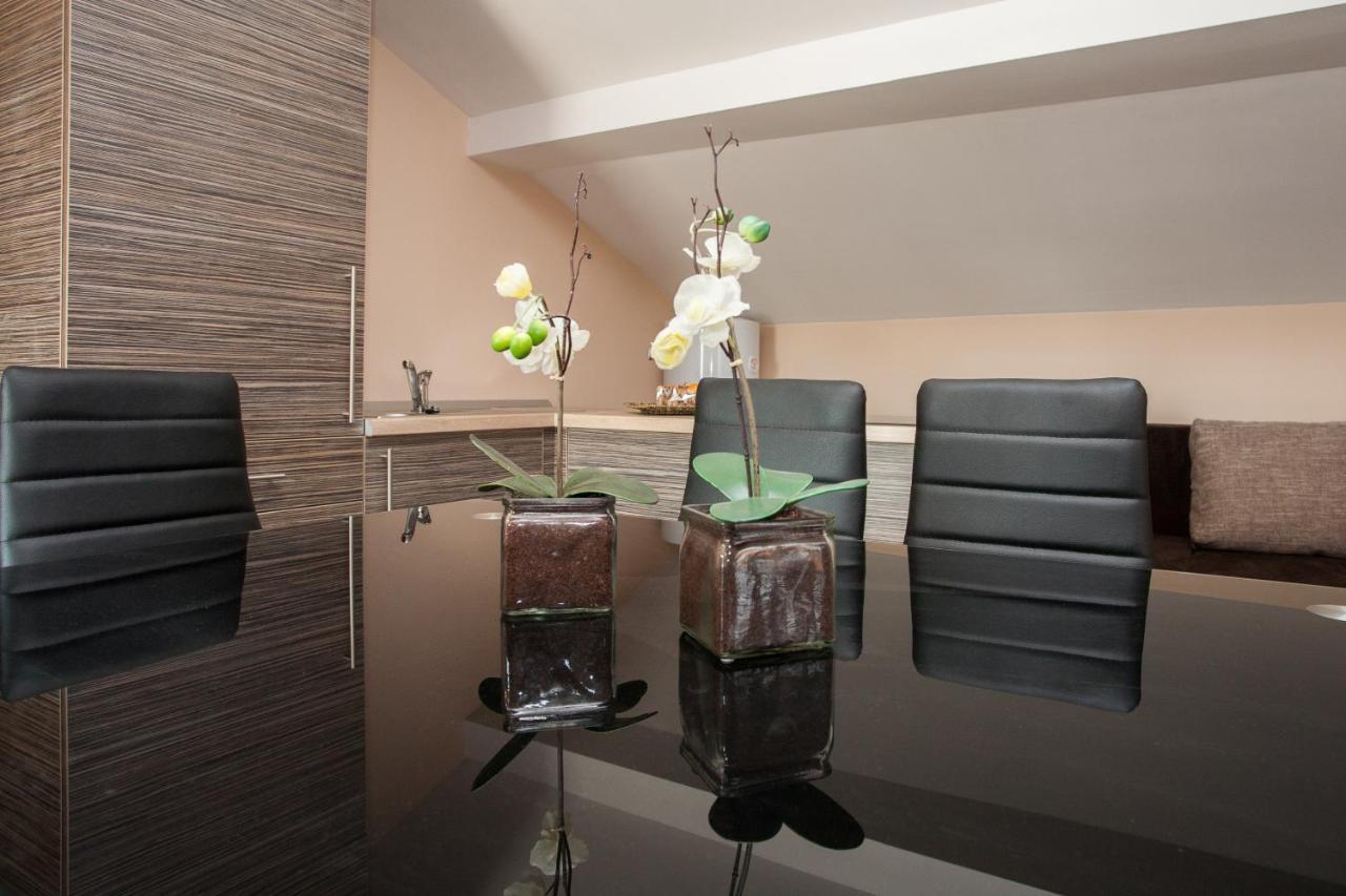 Apartments Tm Крк Екстер'єр фото