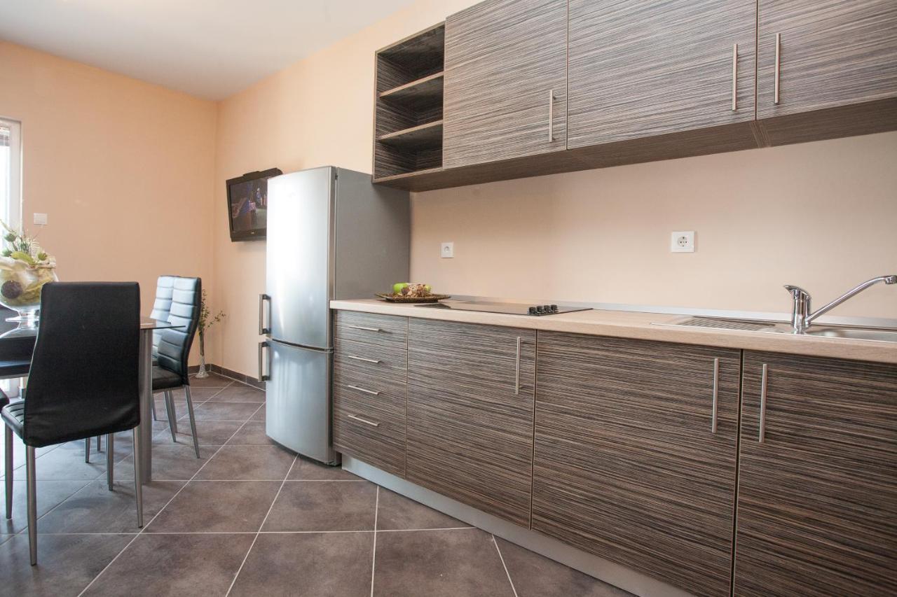 Apartments Tm Крк Екстер'єр фото