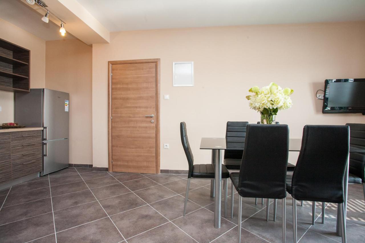 Apartments Tm Крк Екстер'єр фото