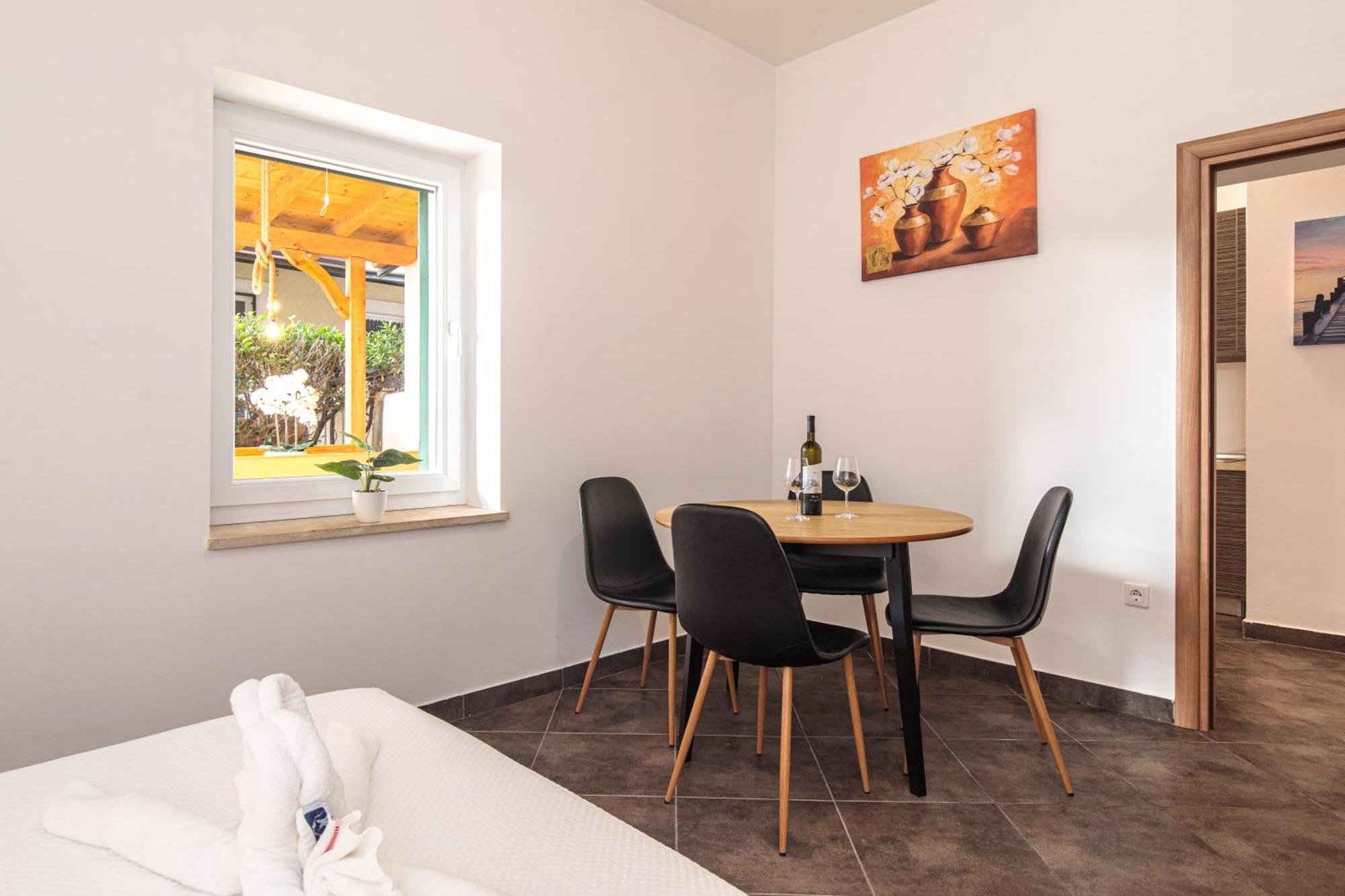 Apartments Tm Крк Екстер'єр фото