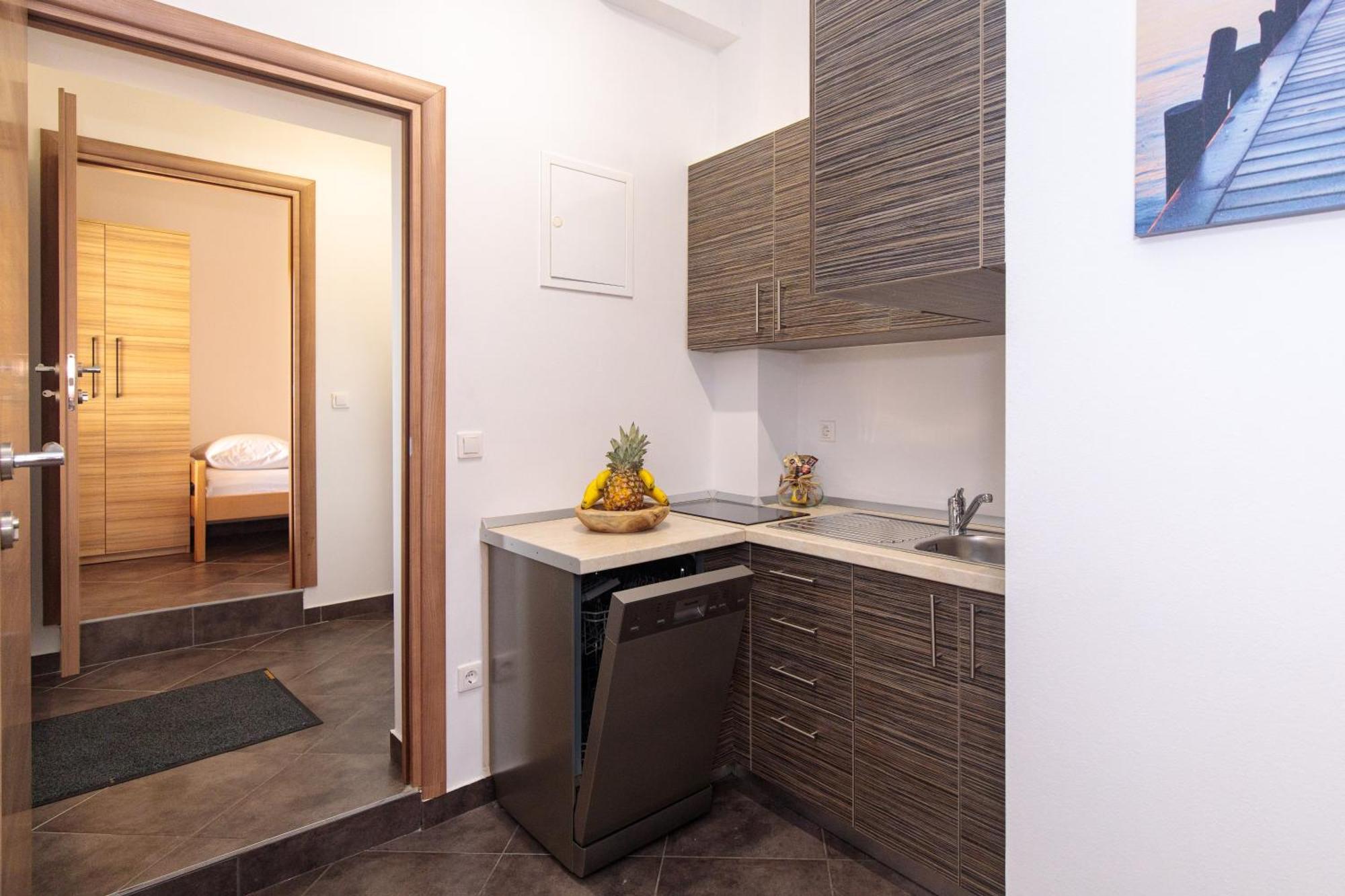 Apartments Tm Крк Екстер'єр фото
