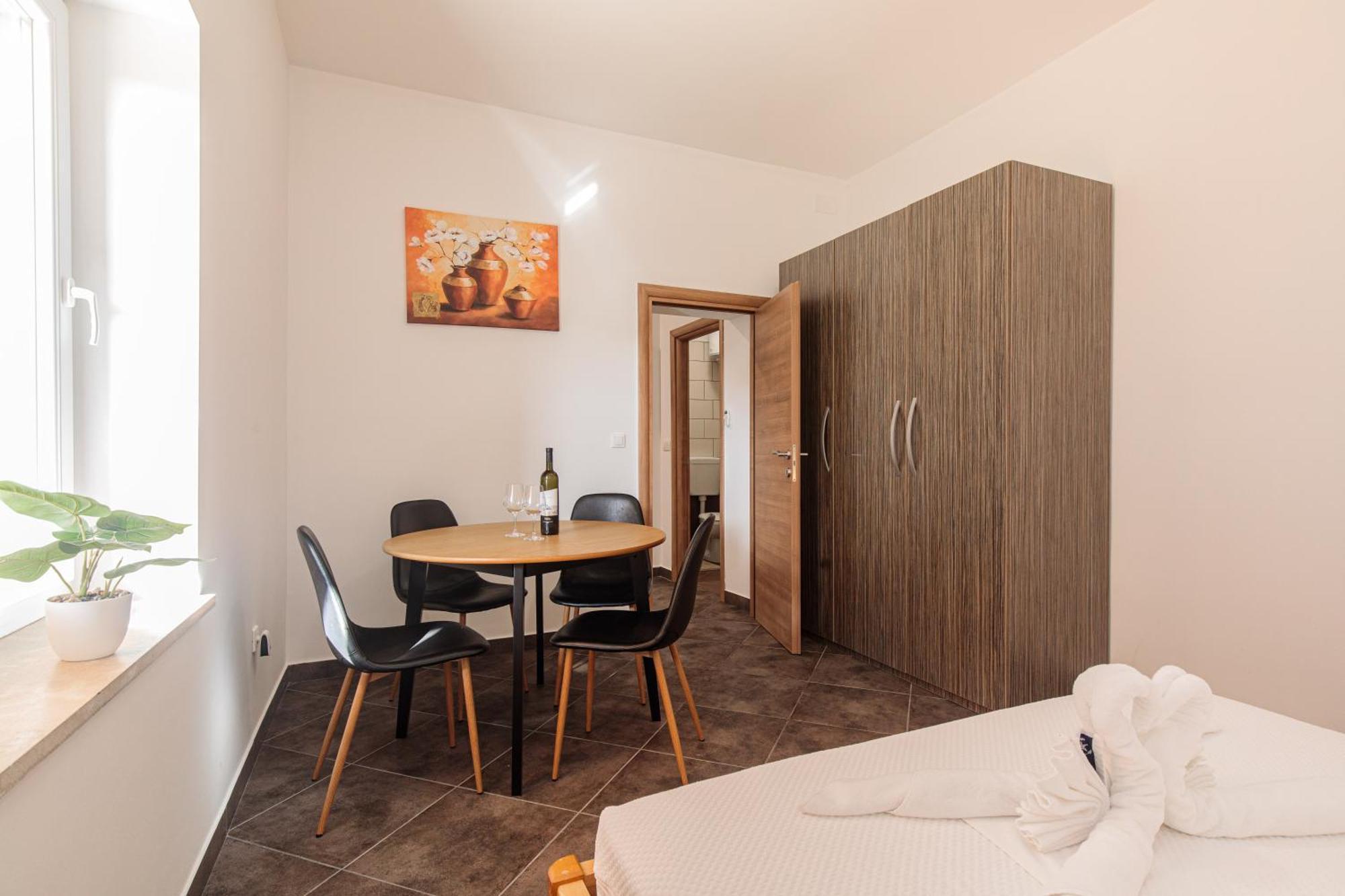 Apartments Tm Крк Екстер'єр фото