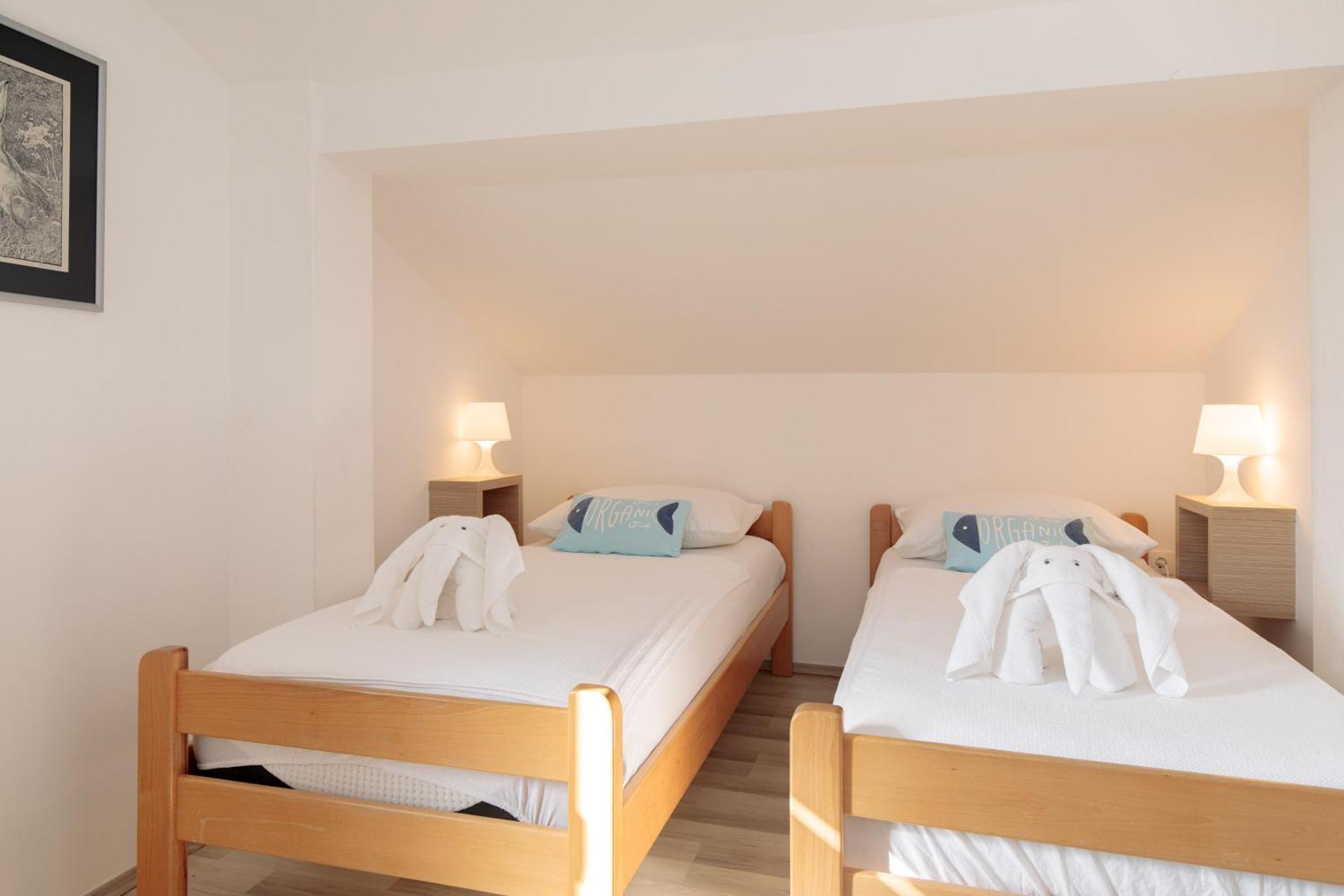 Apartments Tm Крк Екстер'єр фото