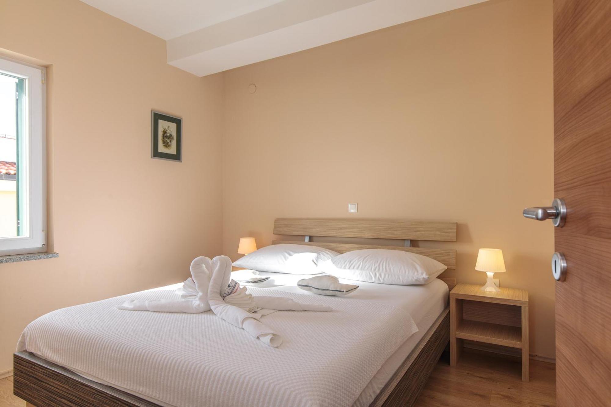 Apartments Tm Крк Екстер'єр фото