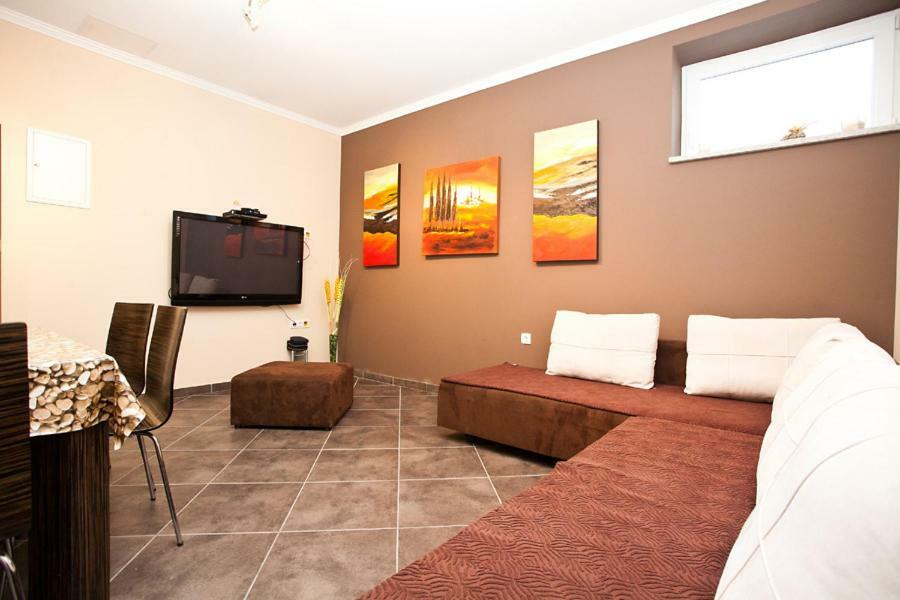 Apartments Tm Крк Екстер'єр фото